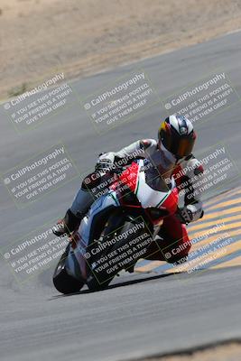 media/Apr-09-2023-SoCal Trackdays (Sun) [[333f347954]]/Turn 10 (115pm)/